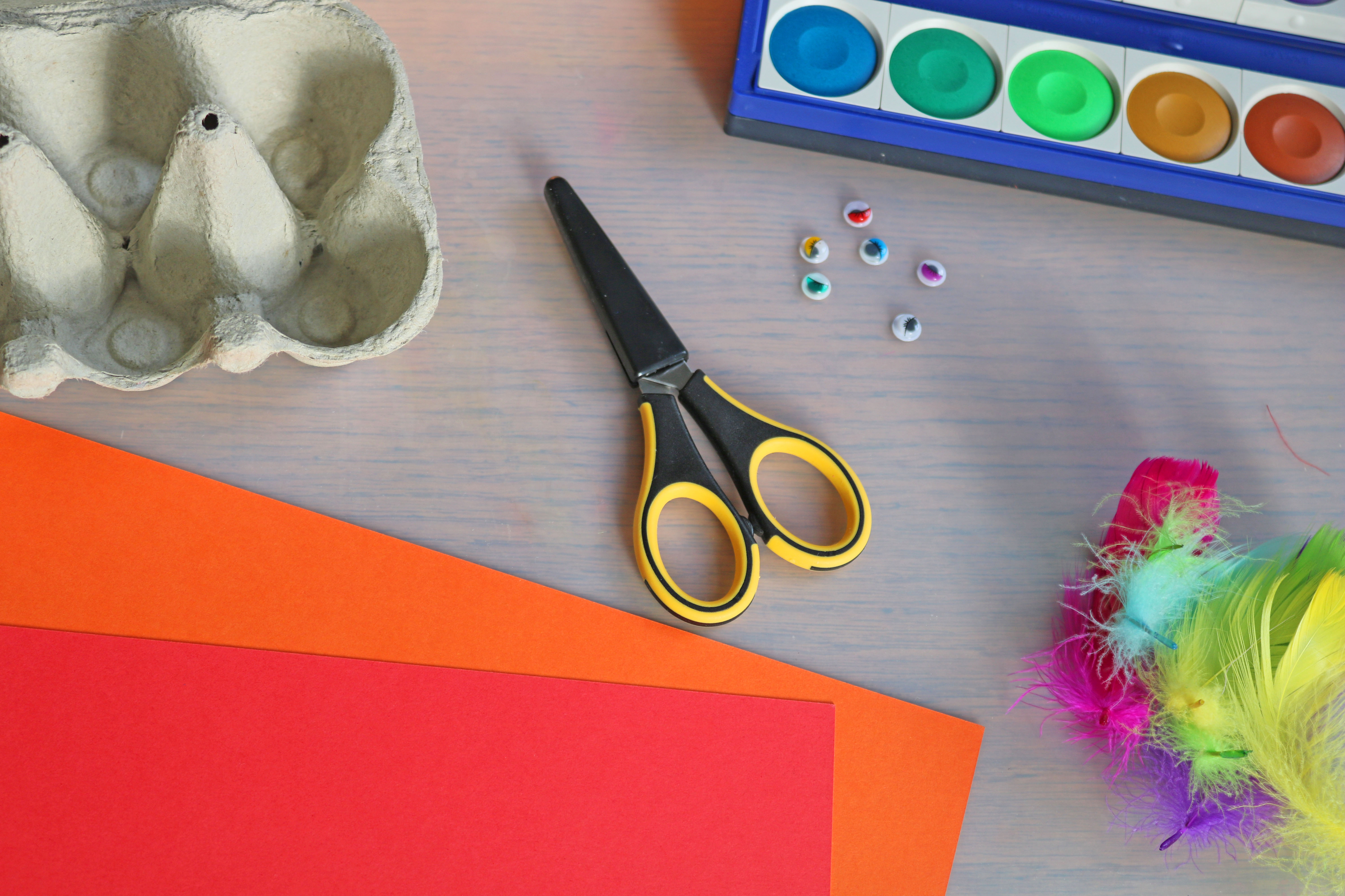 Eierkarton Eierbecher Huhn Basteln Kinder Kleinkinder Ostern Wasserfarbe