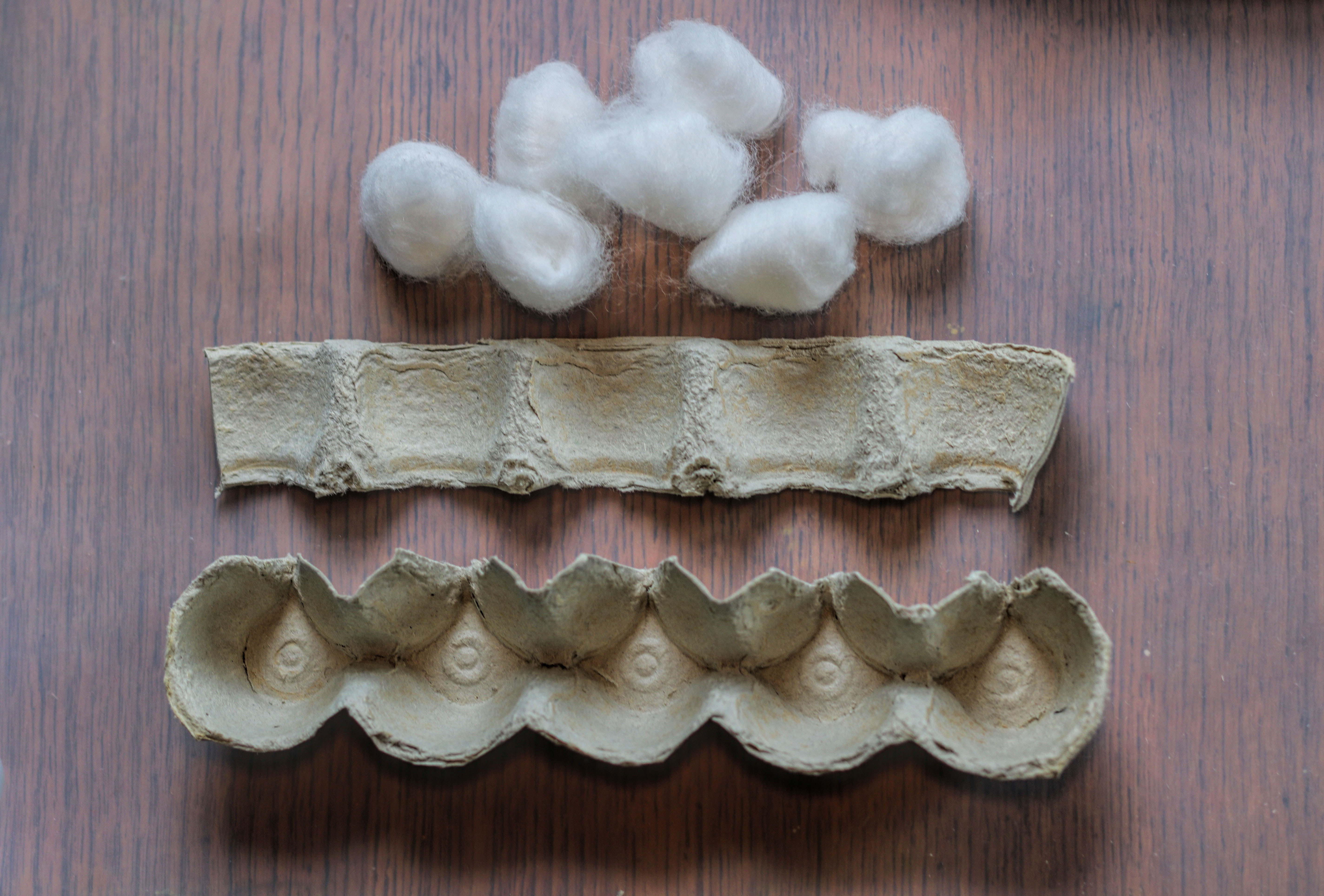 Eierkarton Raupe Kresseraupe basteln mit Kleinkind Ostern Frühjahr u3 unter 3 2 Jahre Wasserfarbe