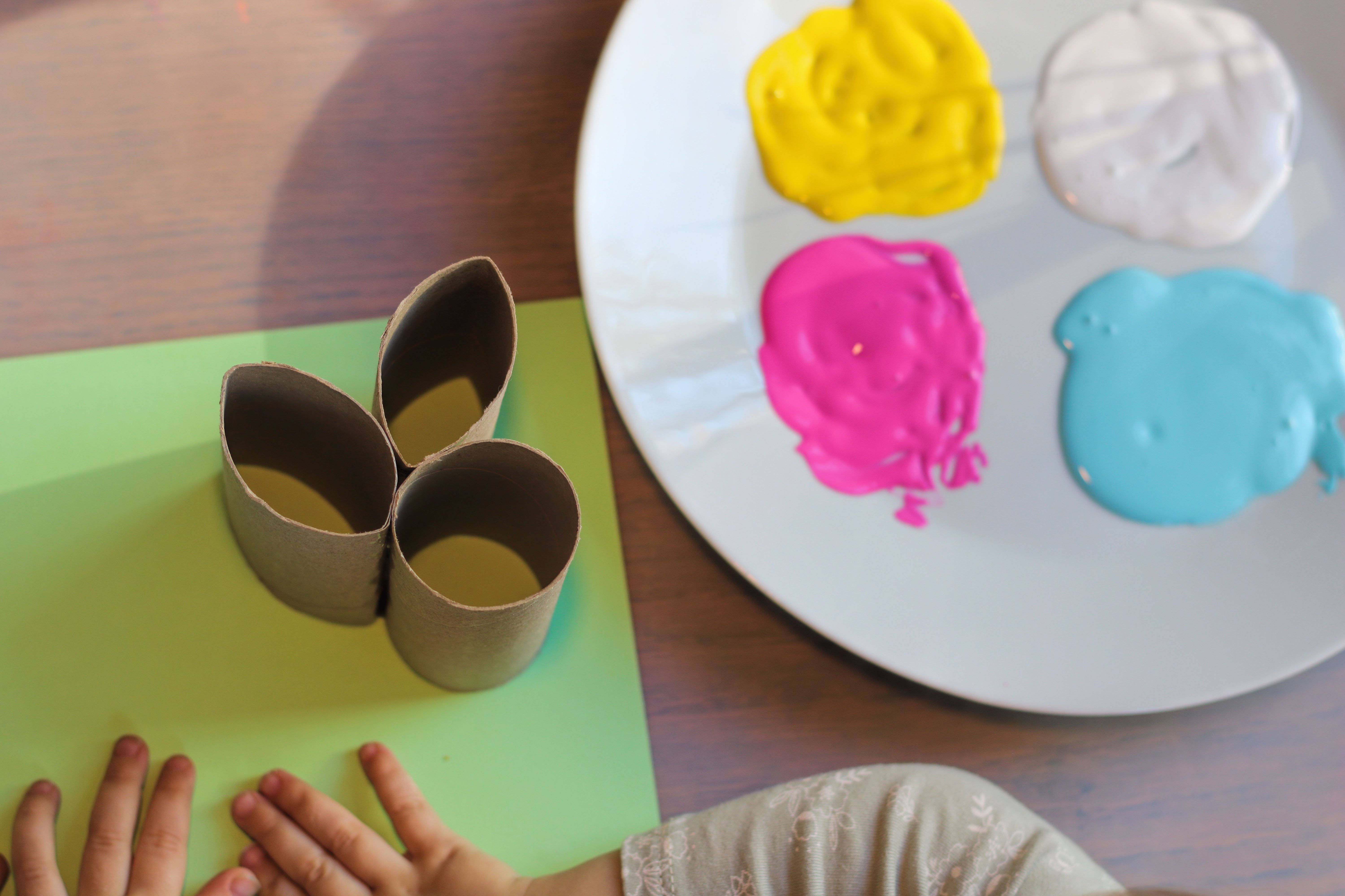Toilettenpapierrolle Klopapierrolle Ostern basteln Kleinkinder einfach u3 2 Jahre