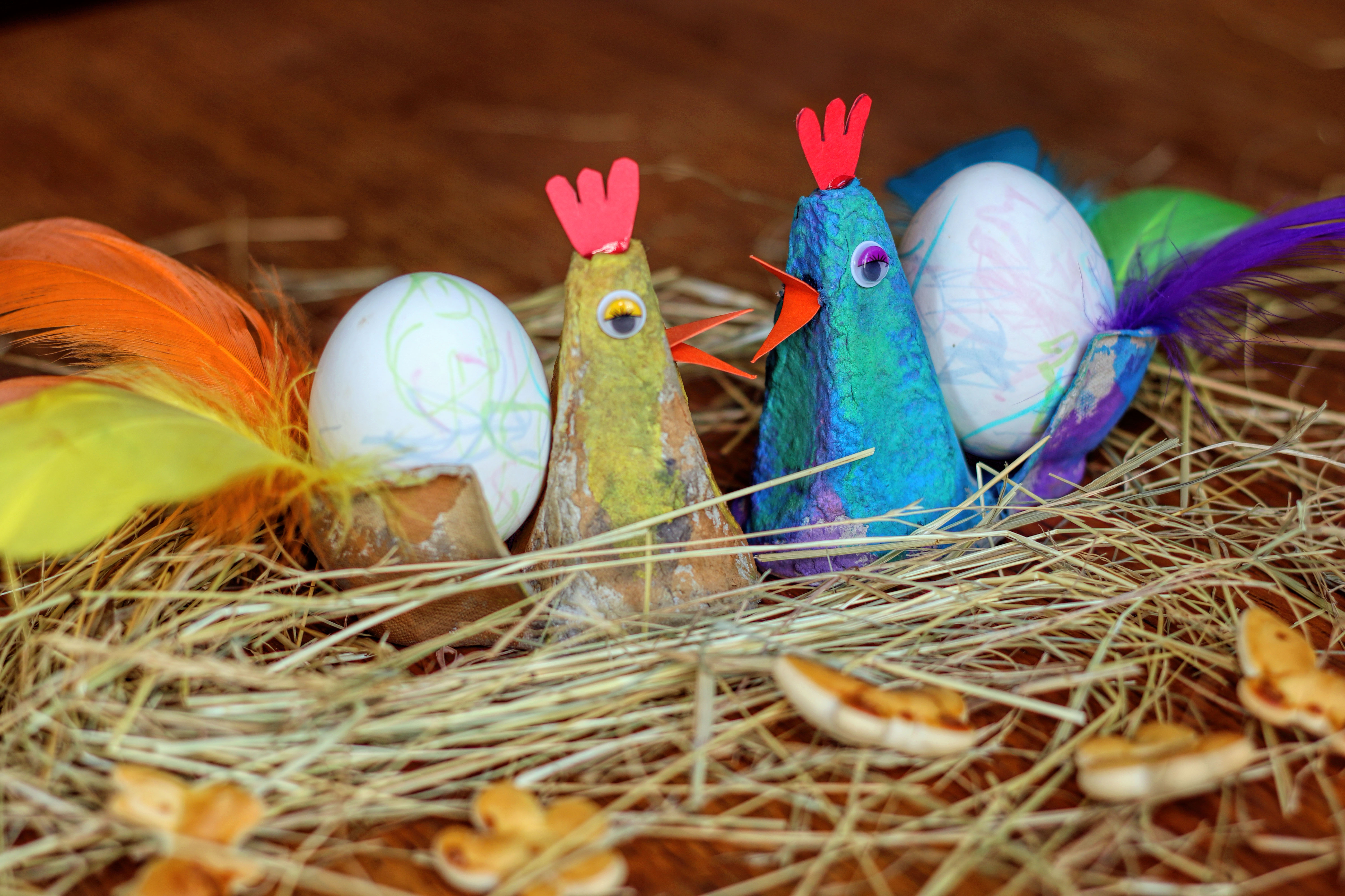 Eierkarton - Huhn Eierbecher Ostern basteln mit KLeinkindern